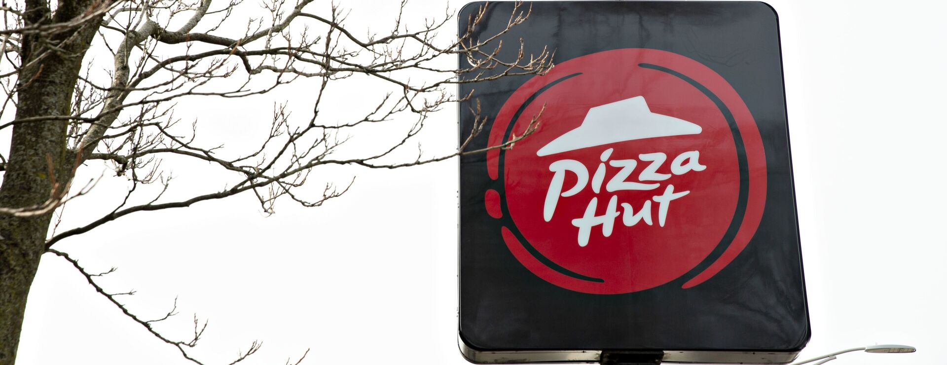 Pizza Hut Delivery Driver Drops Wage Lawsuit Against Franchisee